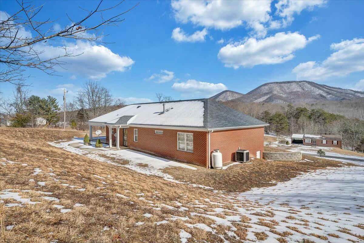 1064 Little Catawba Creek Rd