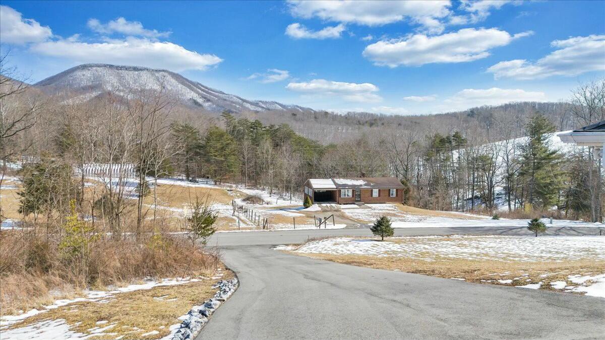 1064 Little Catawba Creek Rd