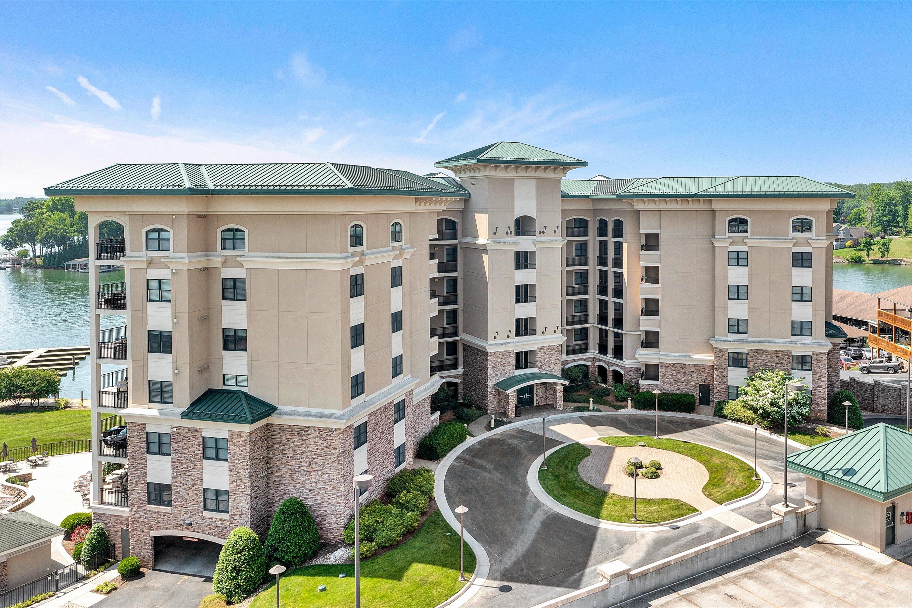 100 Bridgewater Pointe PL Unit: 106
