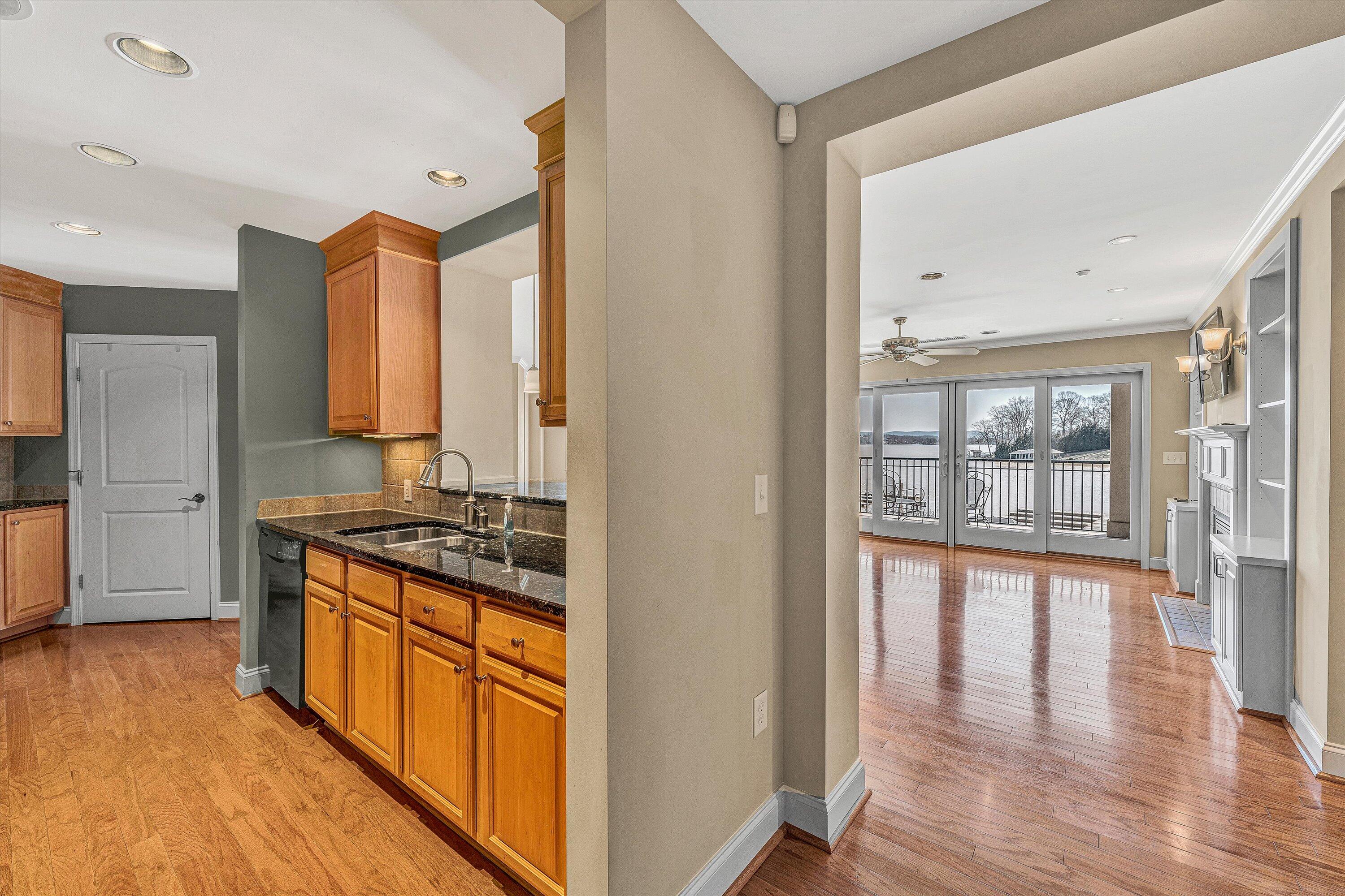 100 Bridgewater Pointe PL Unit: 106