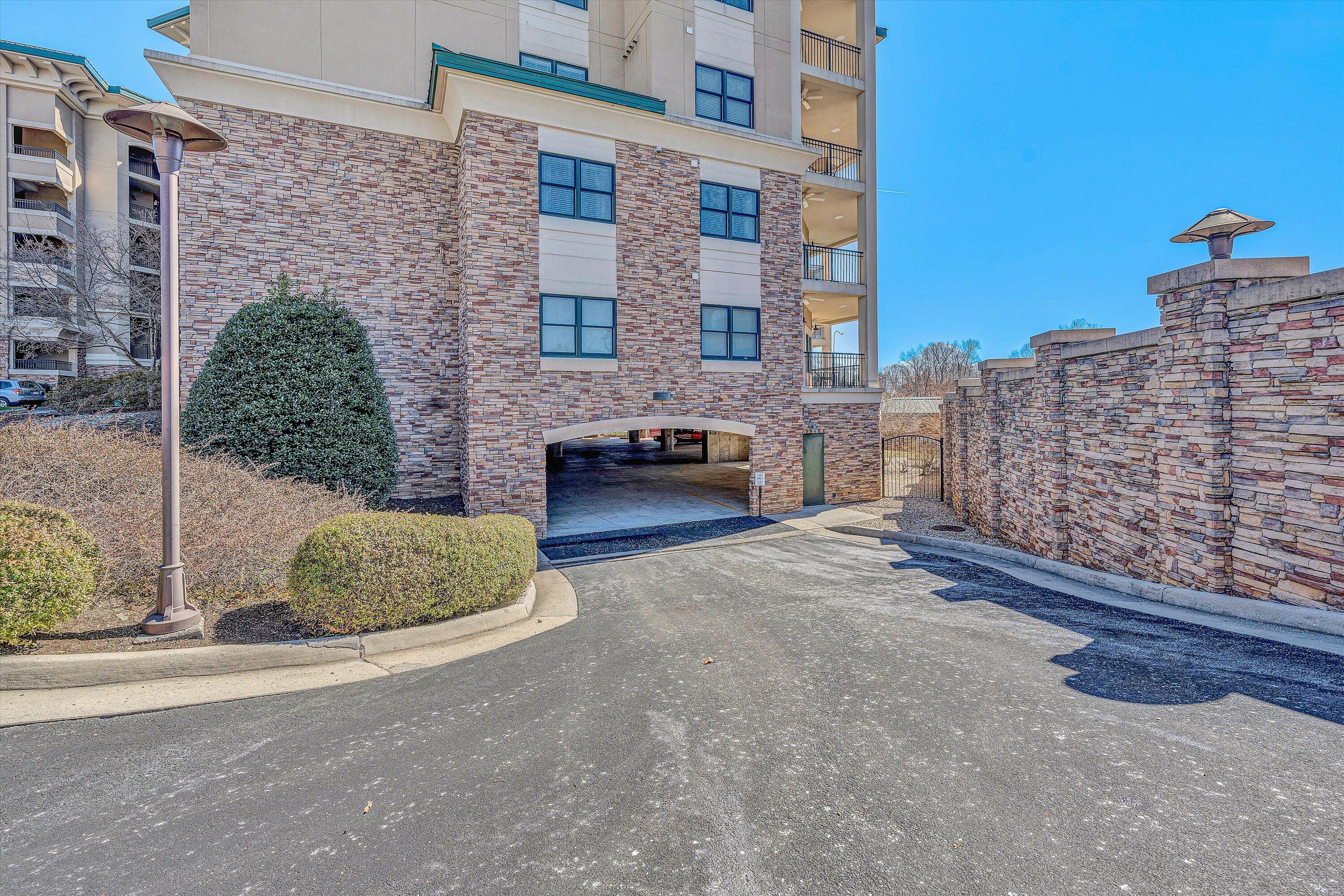 100 Bridgewater Pointe PL Unit: 106