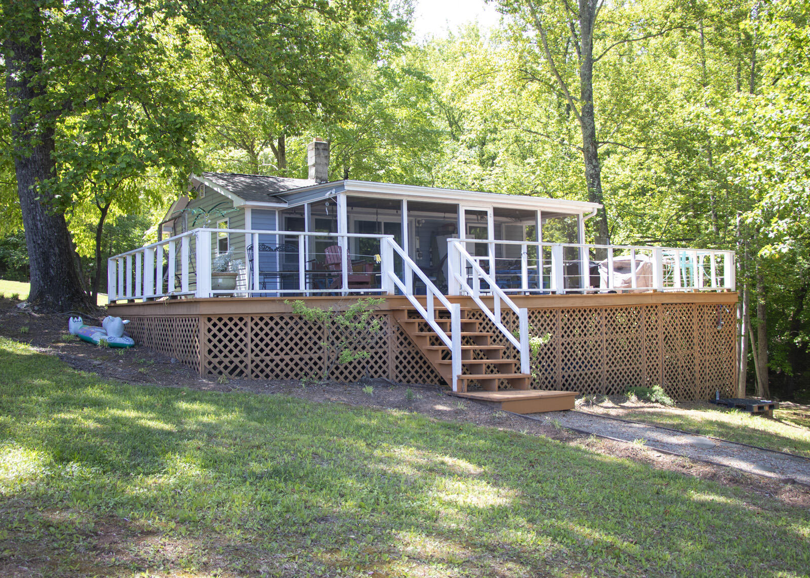 281 Waterlocked RD