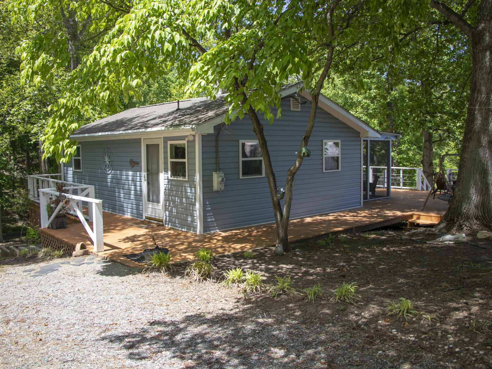 281 Waterlocked RD