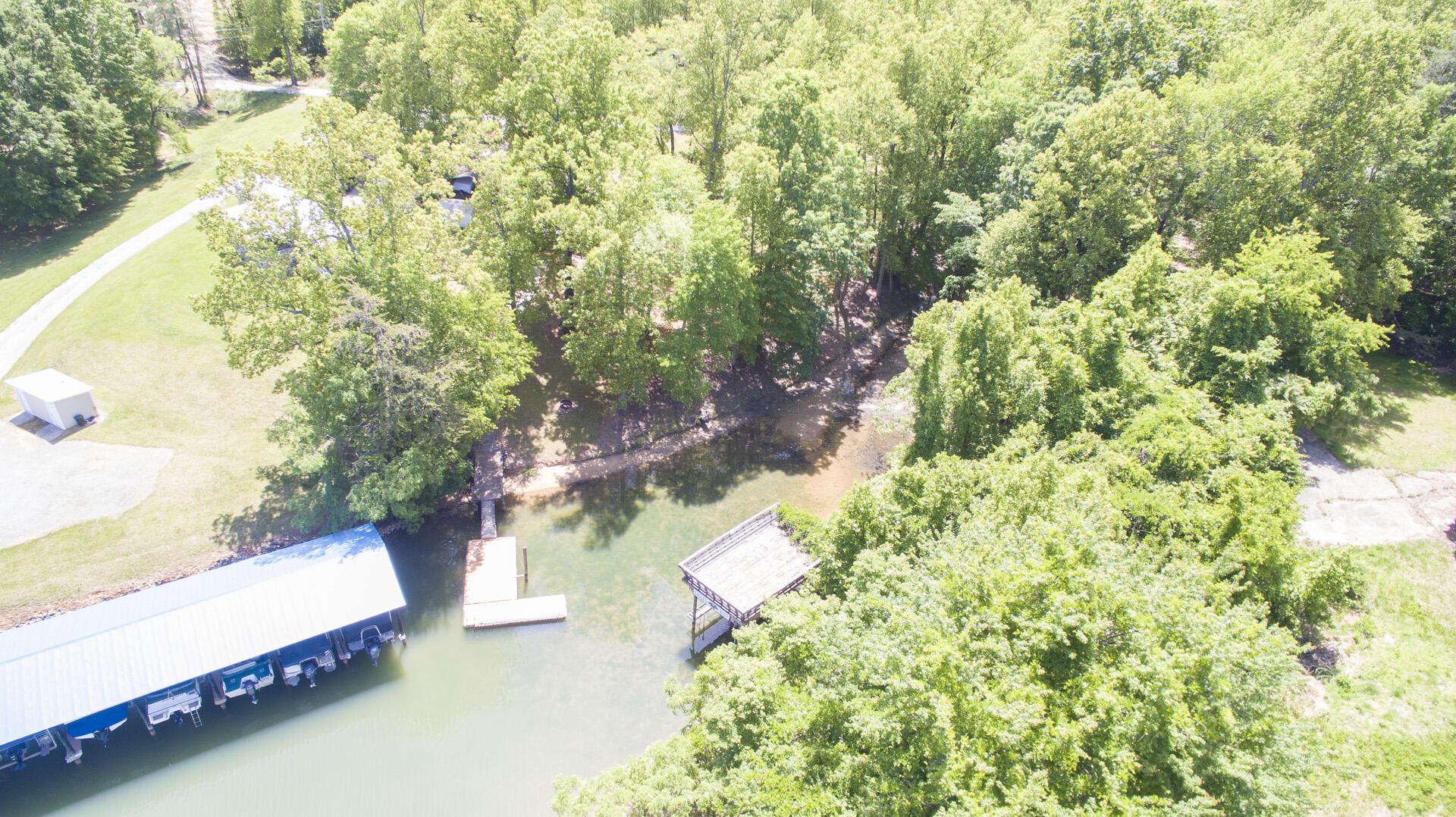 281 Waterlocked RD