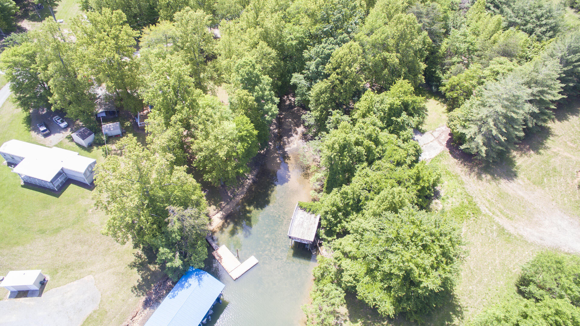 281 Waterlocked RD