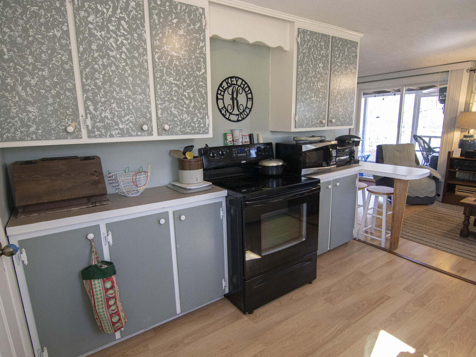 281 Waterlocked RD