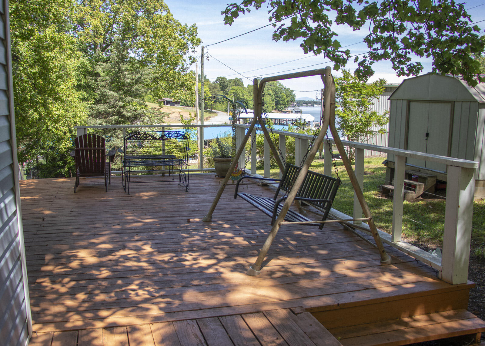 281 Waterlocked RD