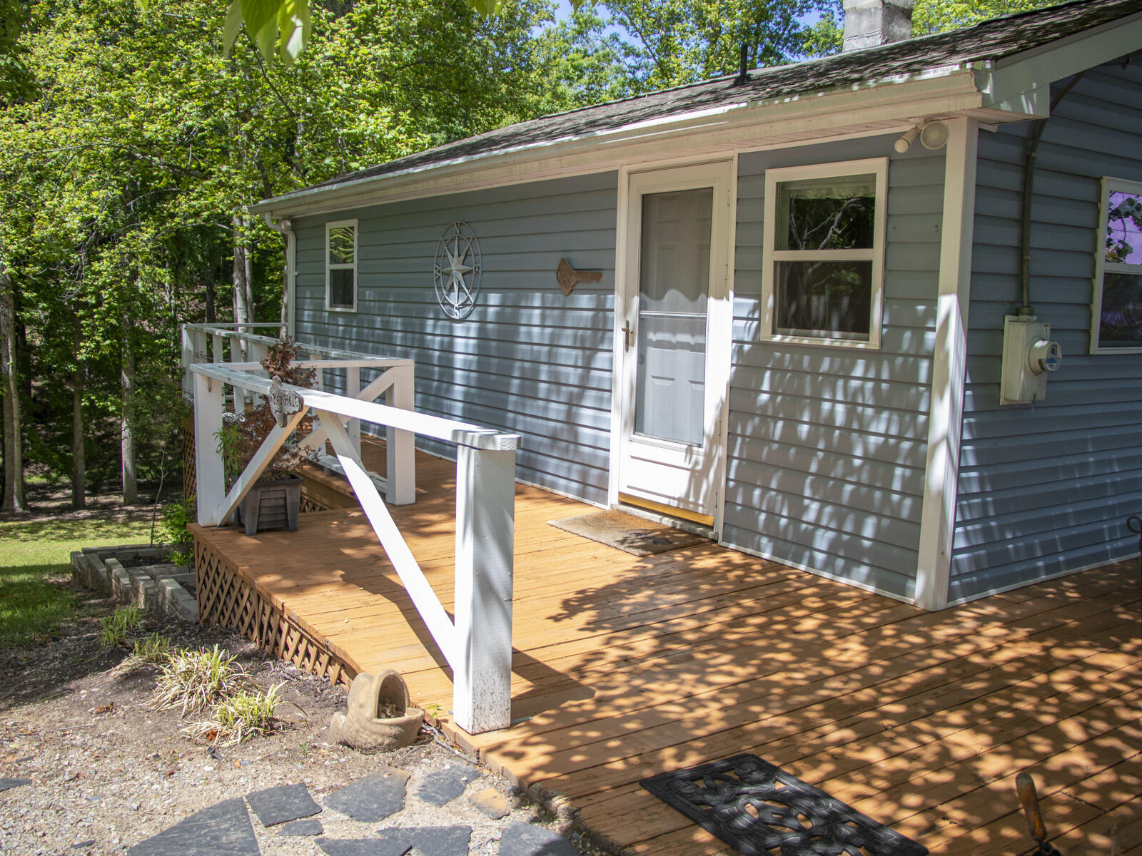 281 Waterlocked RD