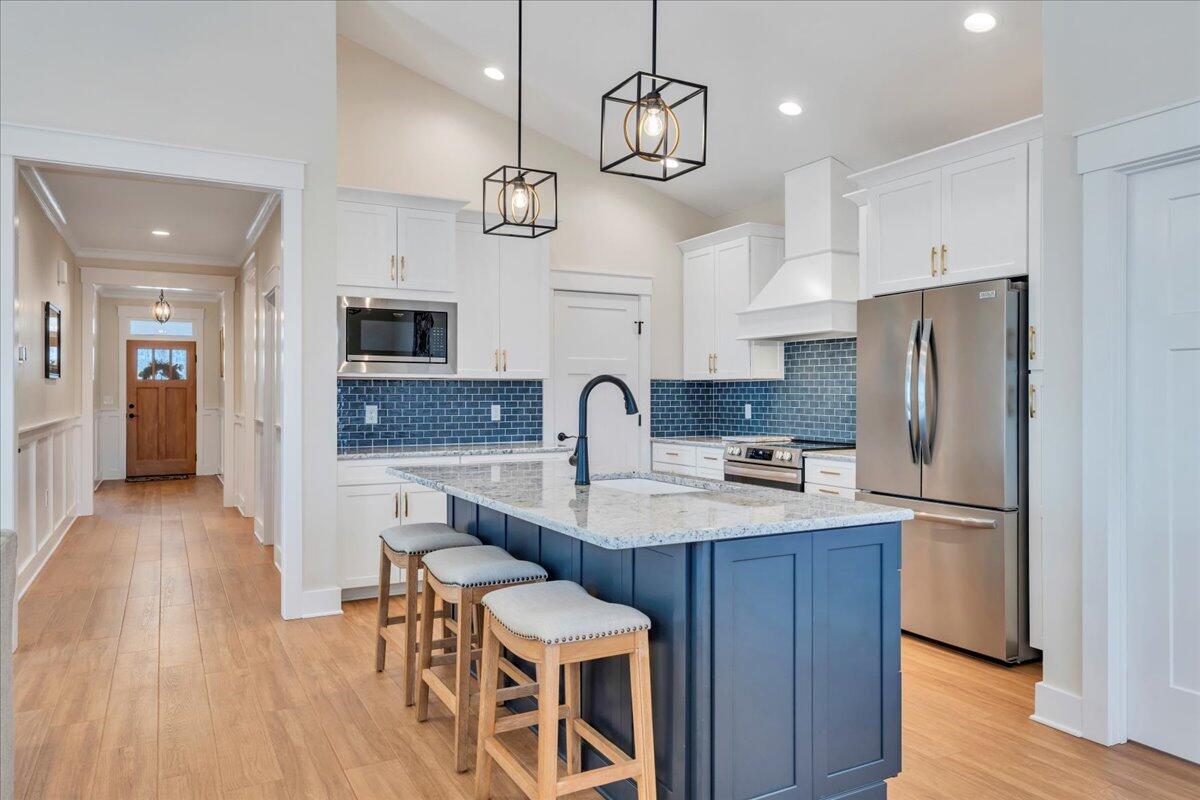 582 Farm DR