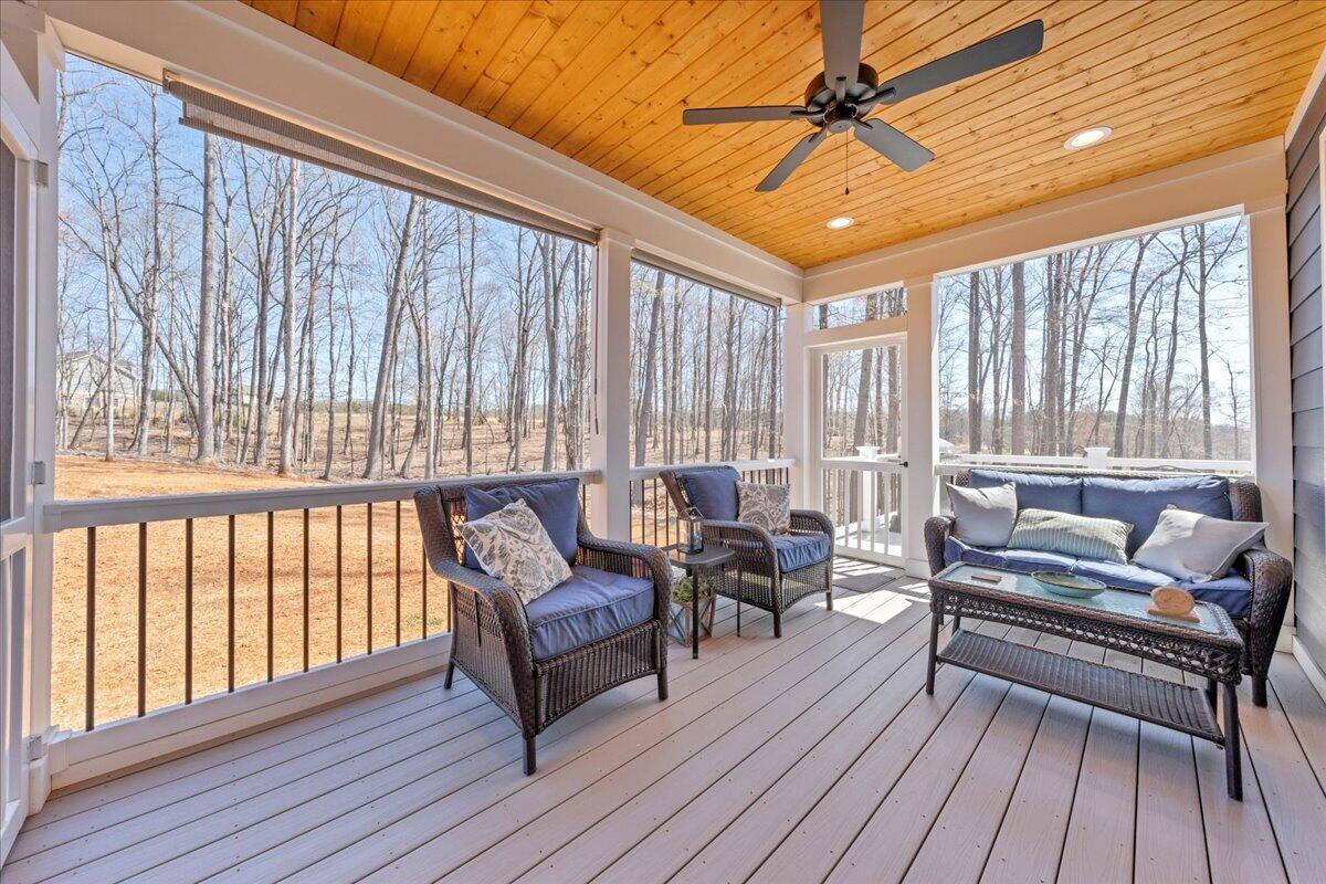 582 Farm DR