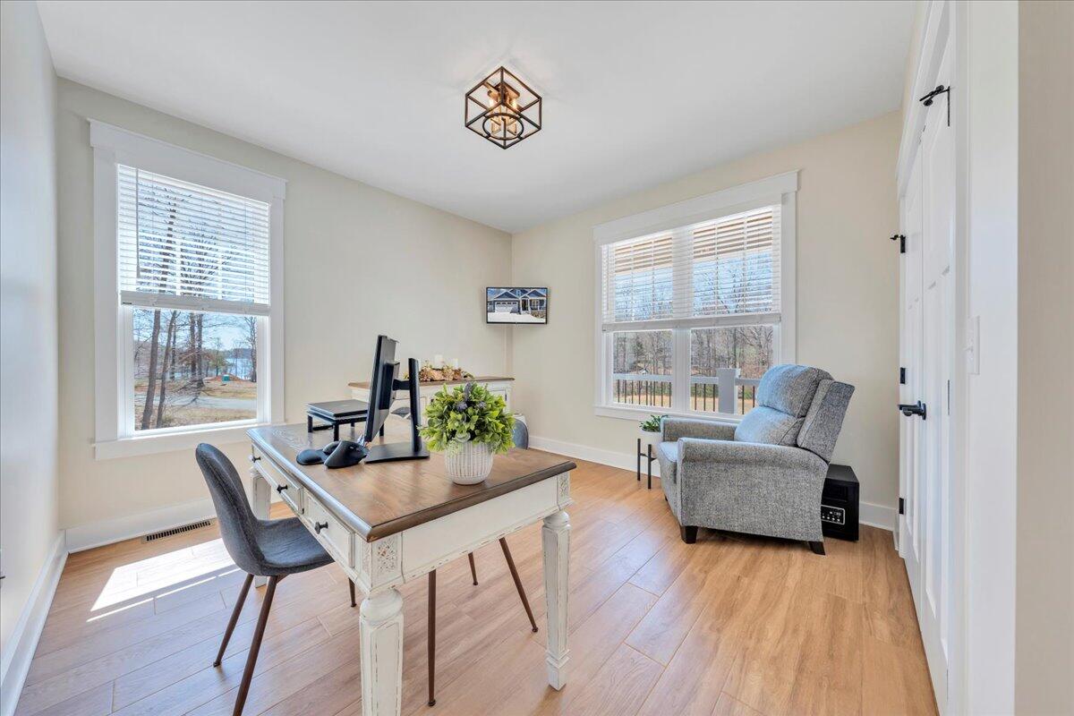 582 Farm DR