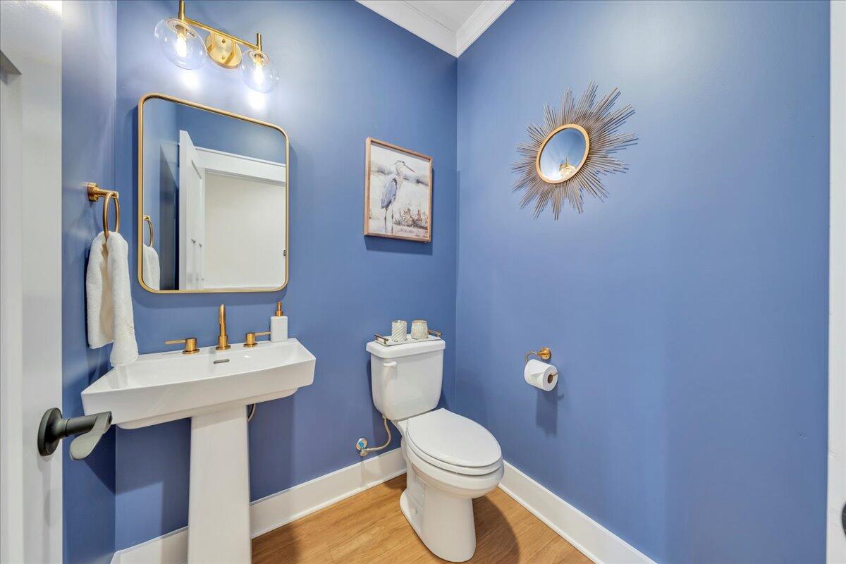 582 Farm DR