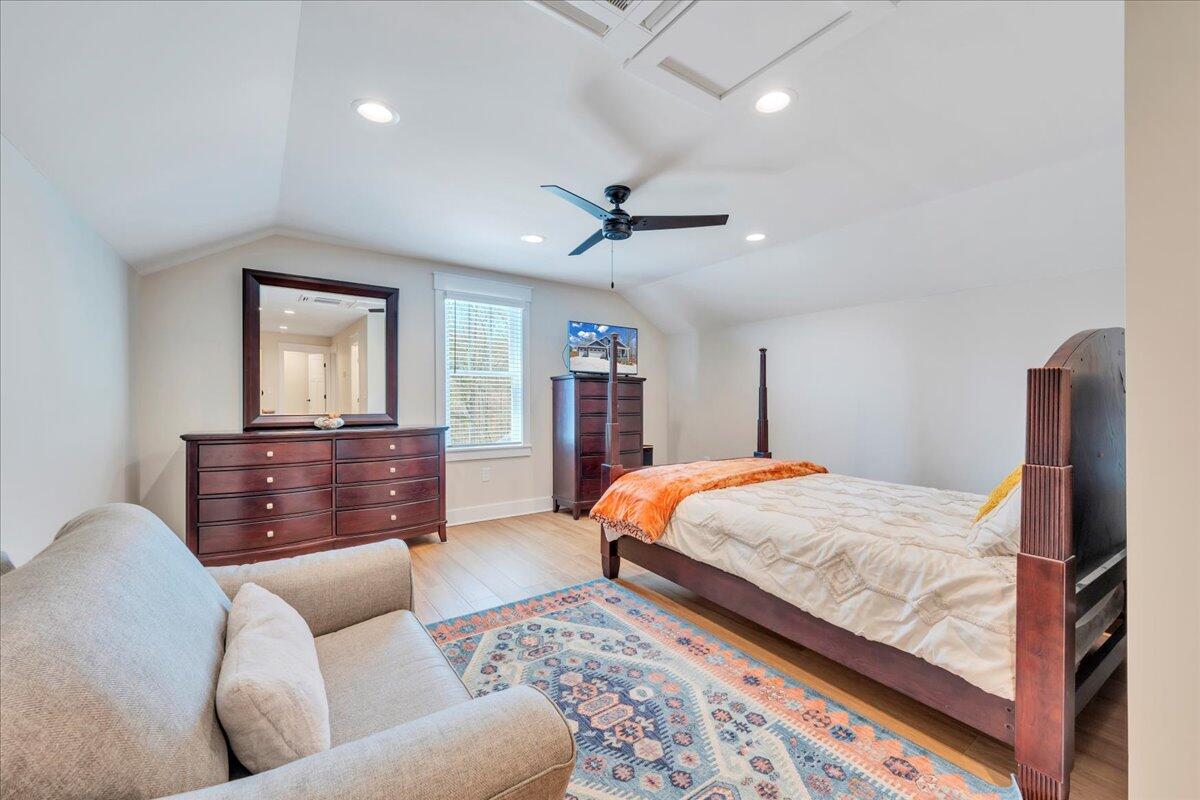 582 Farm DR