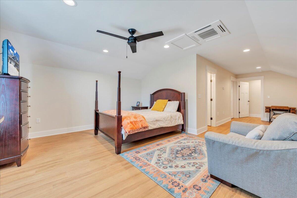582 Farm DR