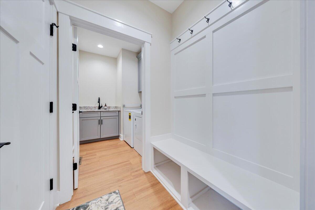 582 Farm DR