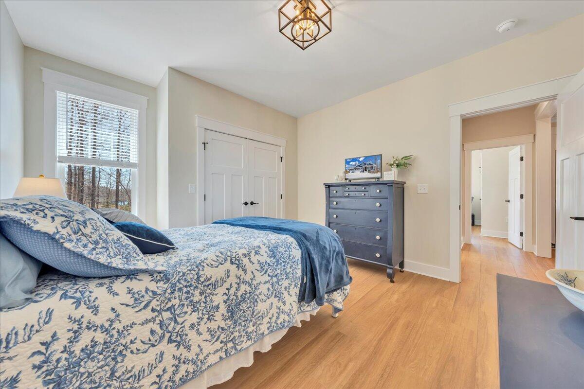 582 Farm DR
