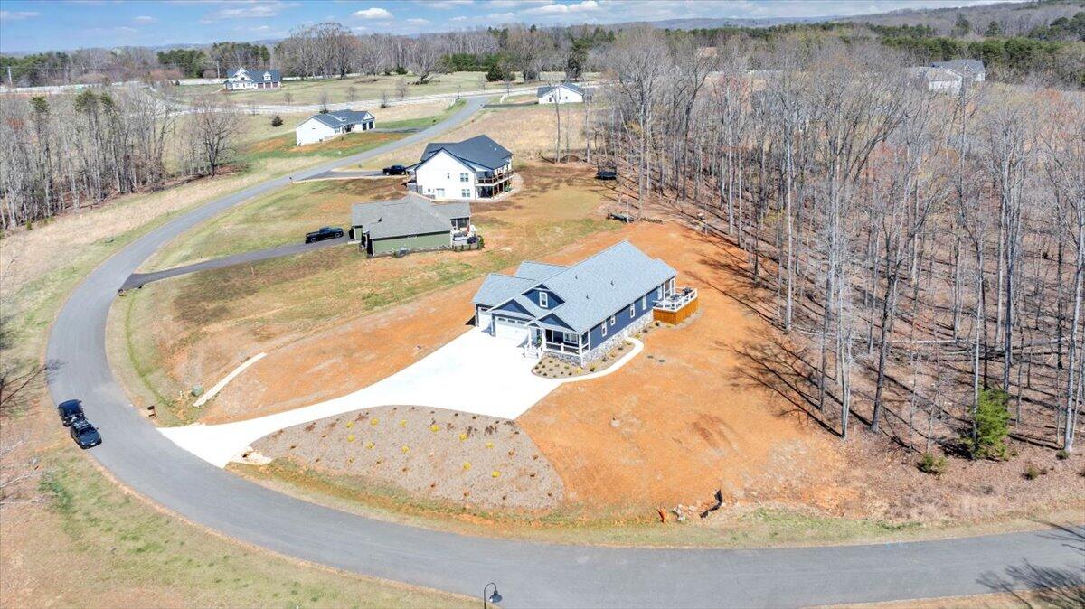 582 Farm DR