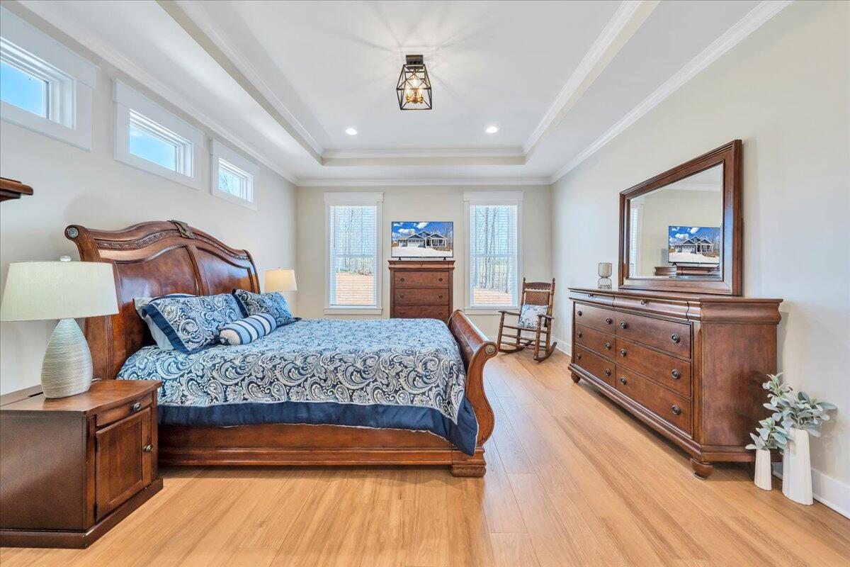 582 Farm DR