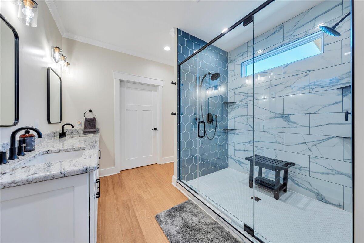 582 Farm DR