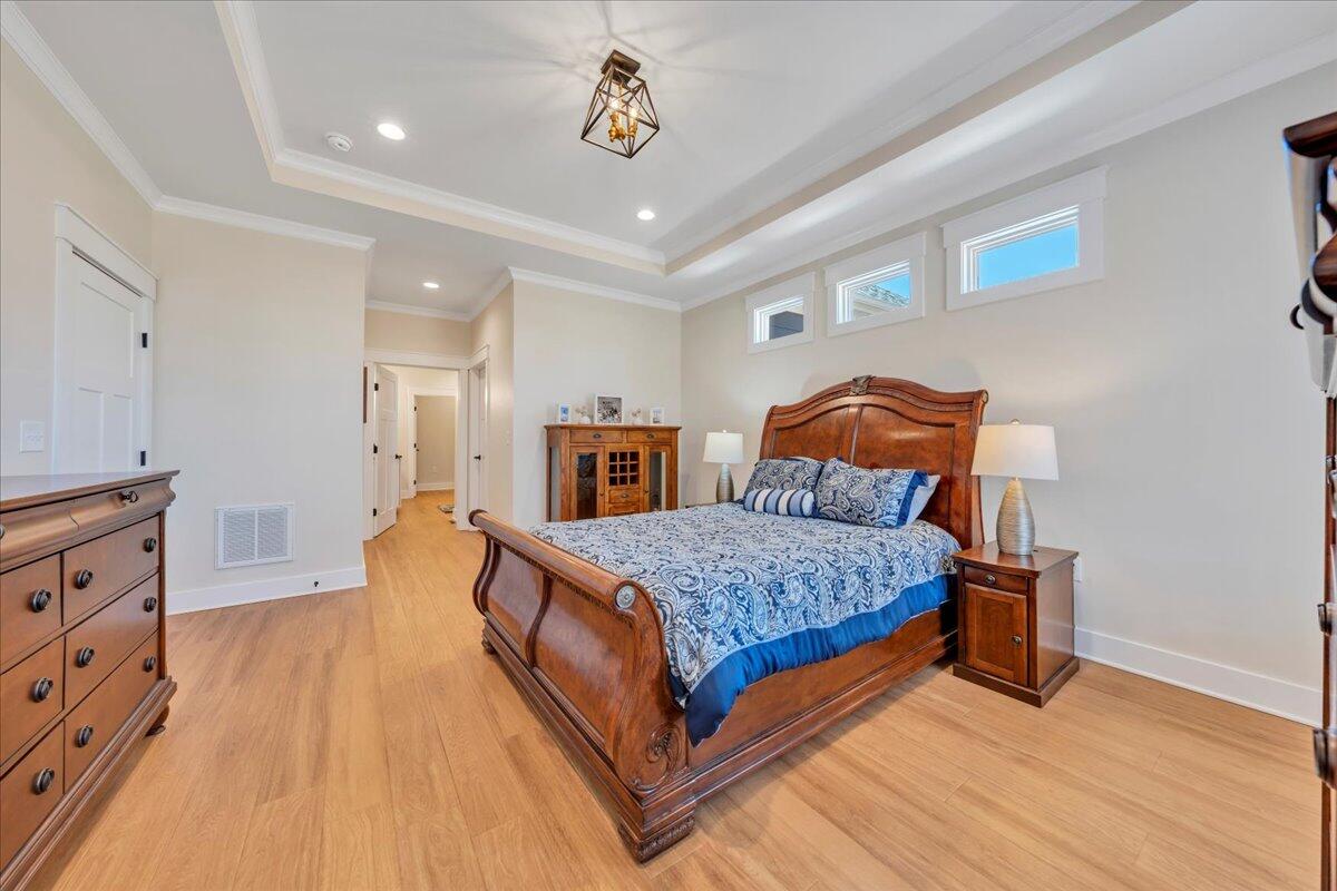 582 Farm DR
