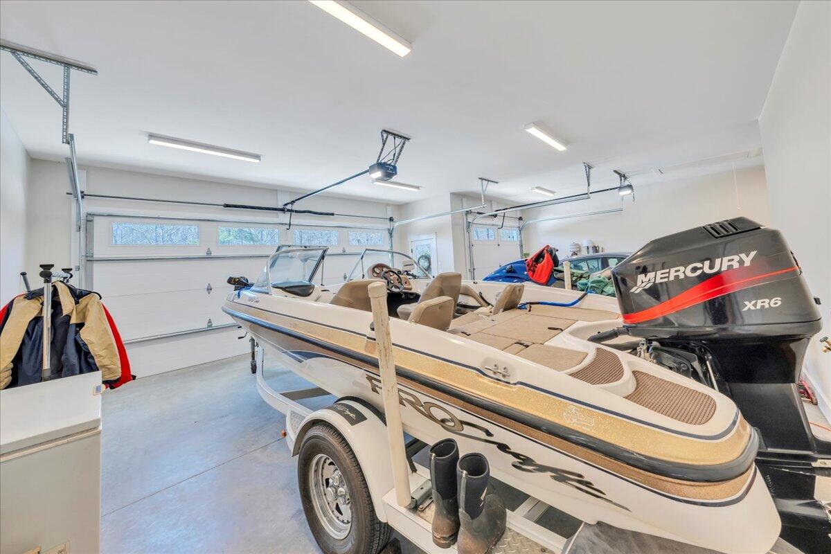 582 Farm DR