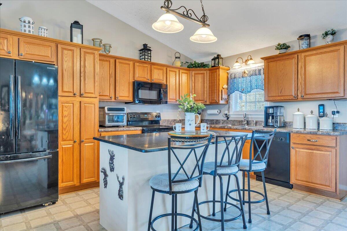 2281 Smith Mountain Lake Pkwy