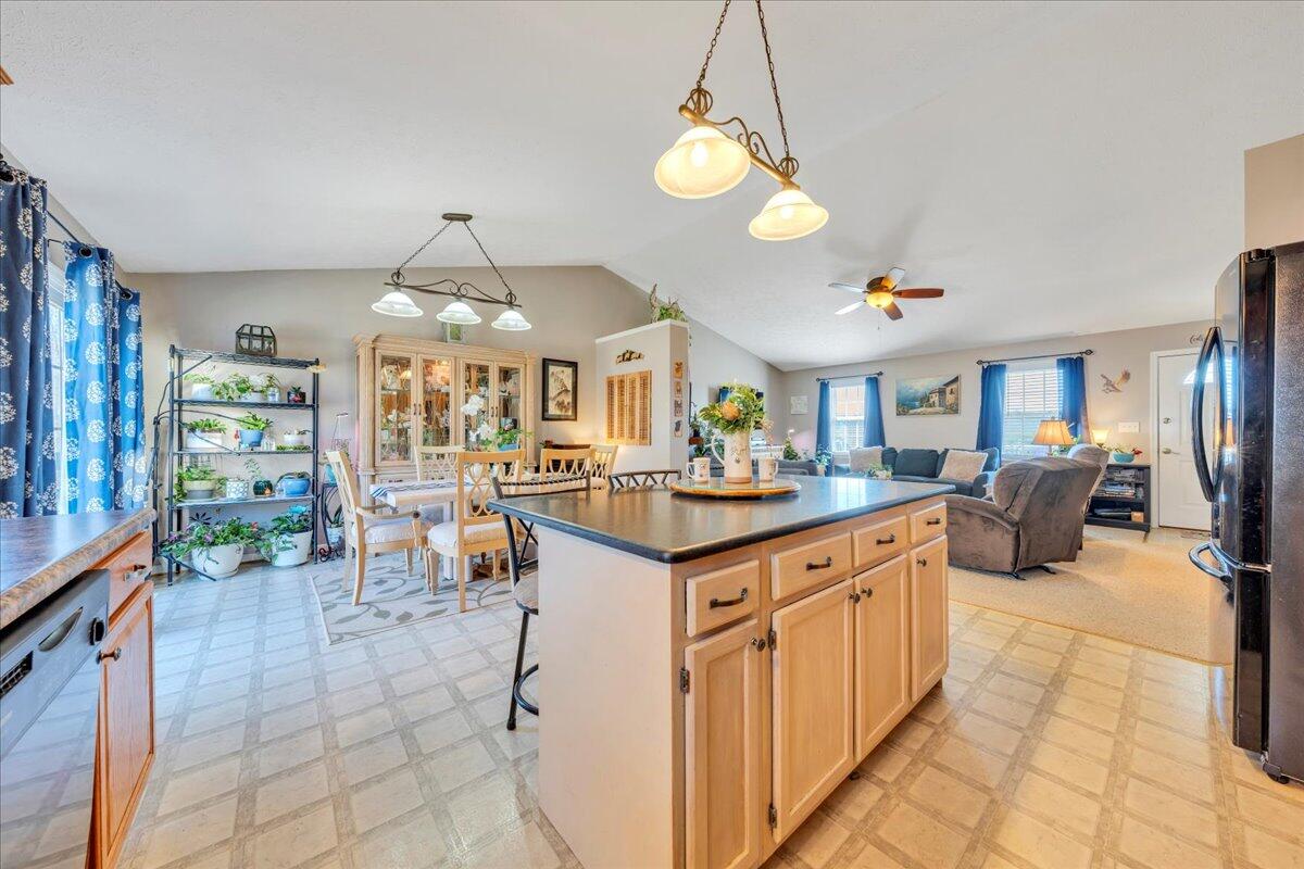 2281 Smith Mountain Lake Pkwy