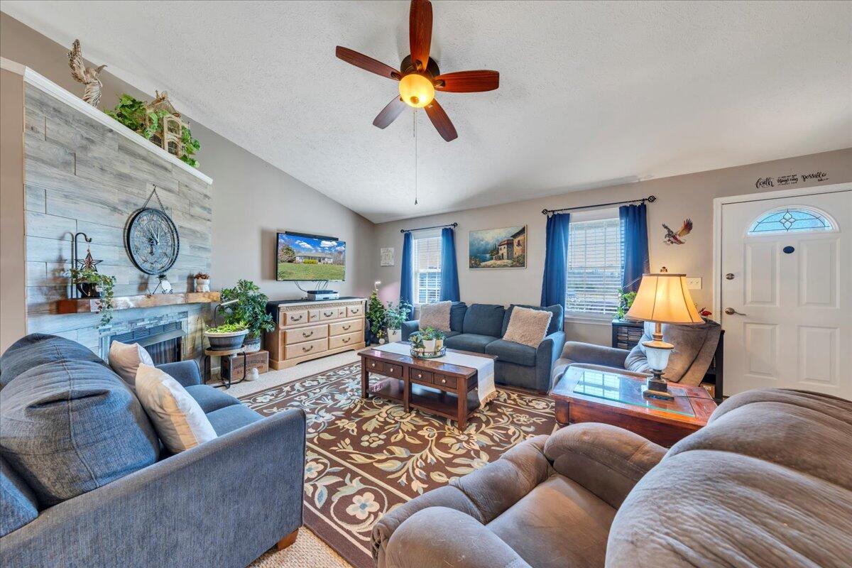 2281 Smith Mountain Lake Pkwy