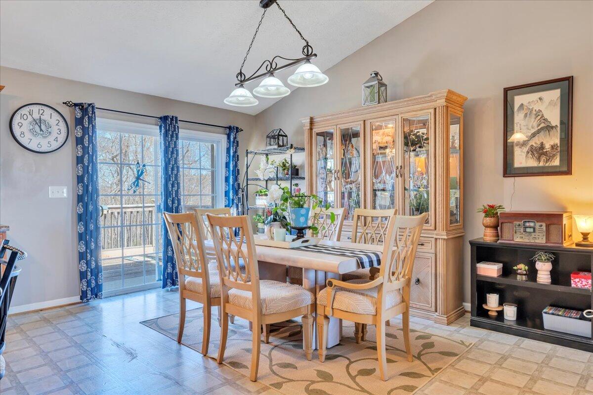 2281 Smith Mountain Lake Pkwy
