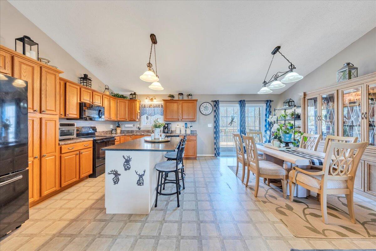 2281 Smith Mountain Lake Pkwy