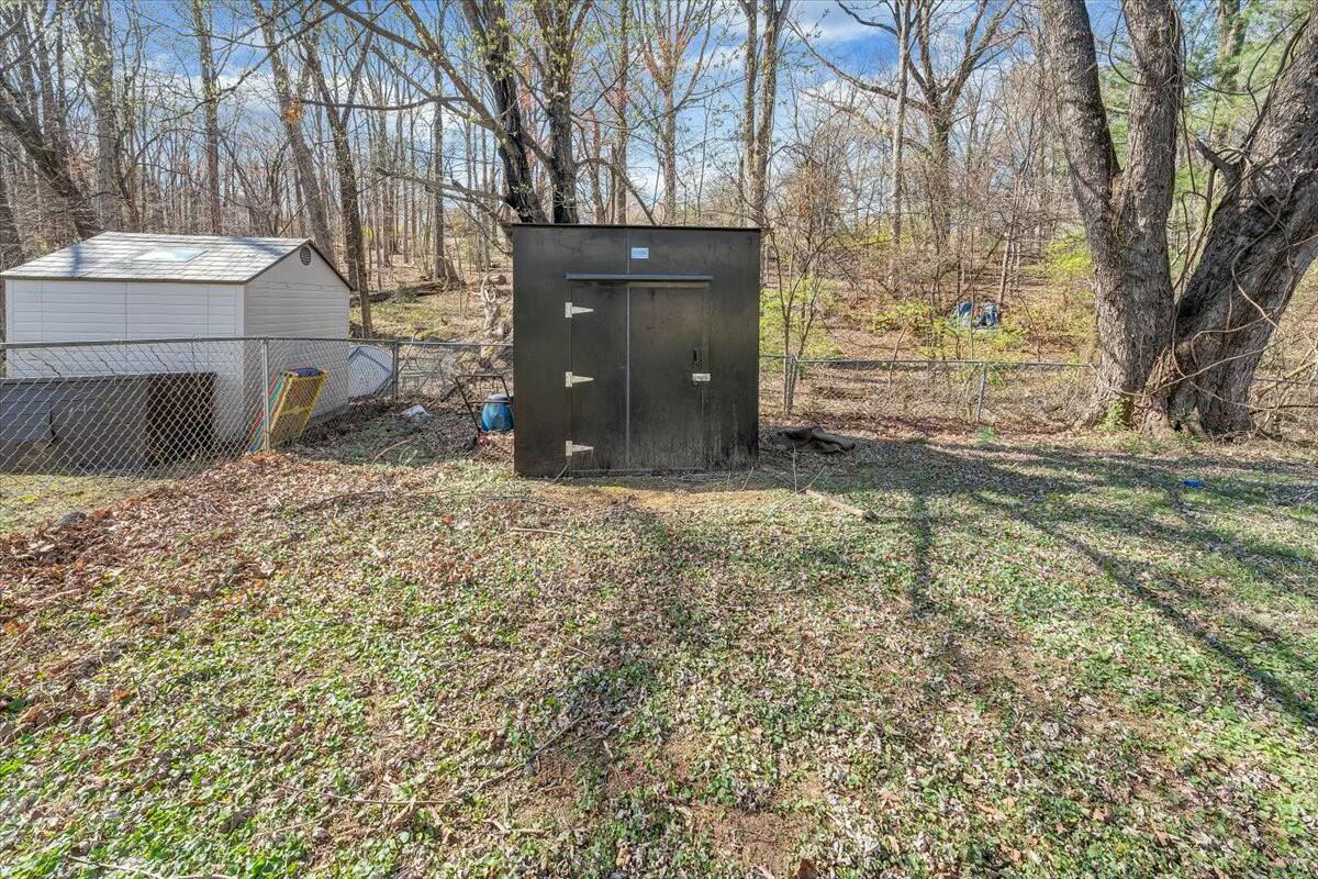 822 Brownwood DR NW