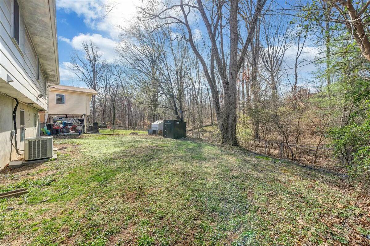 822 Brownwood DR NW