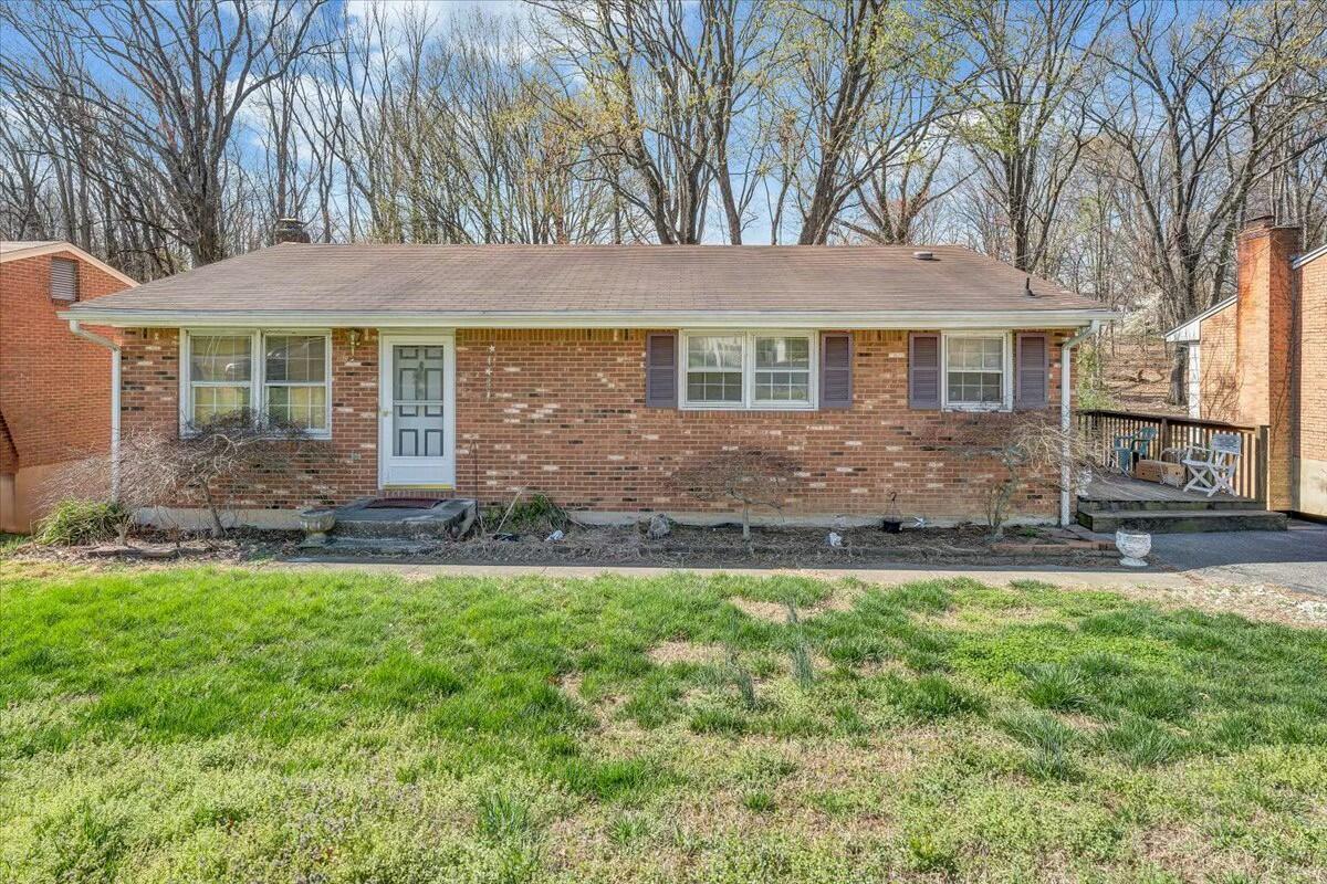 822 Brownwood DR NW