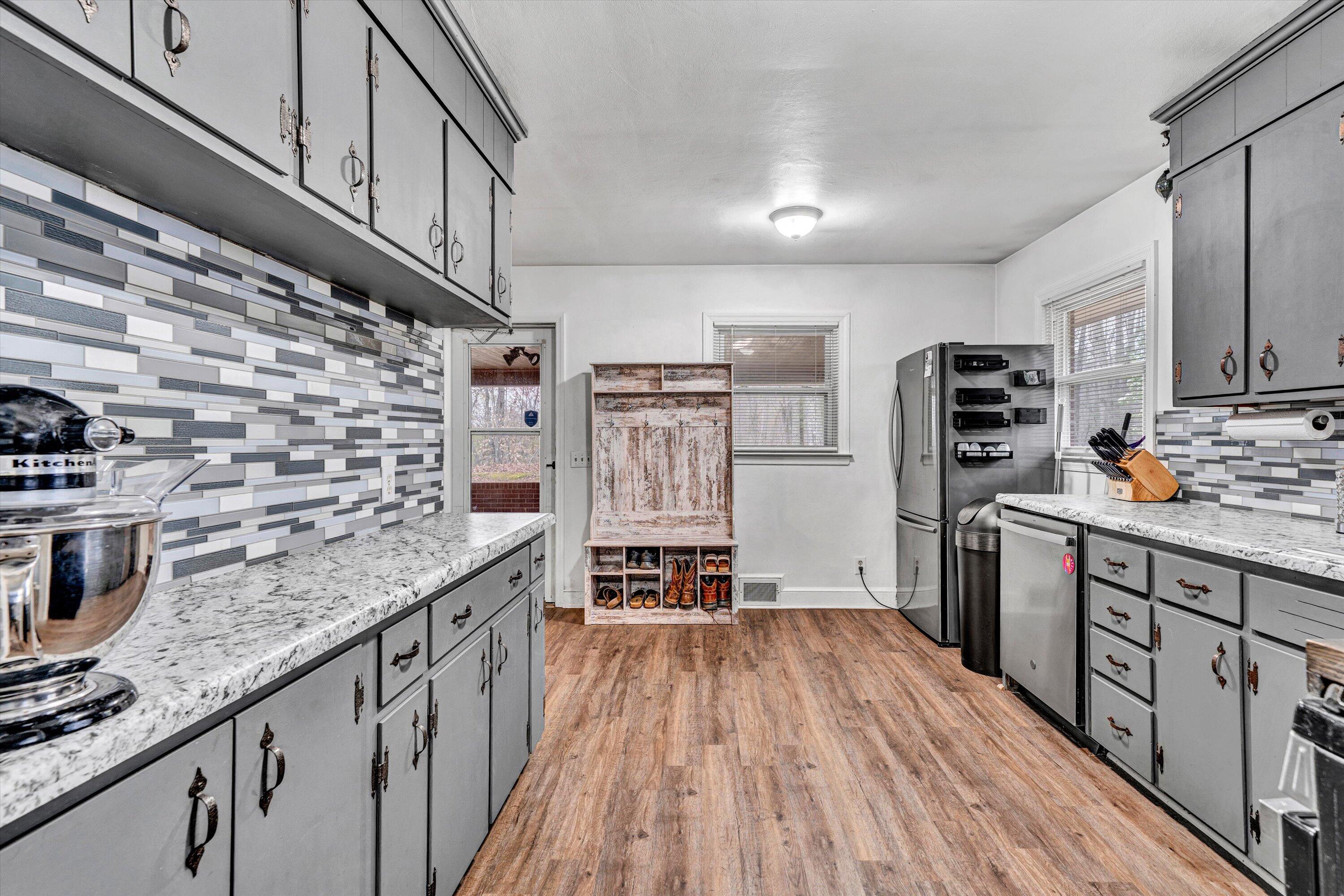 10429 Henry RD