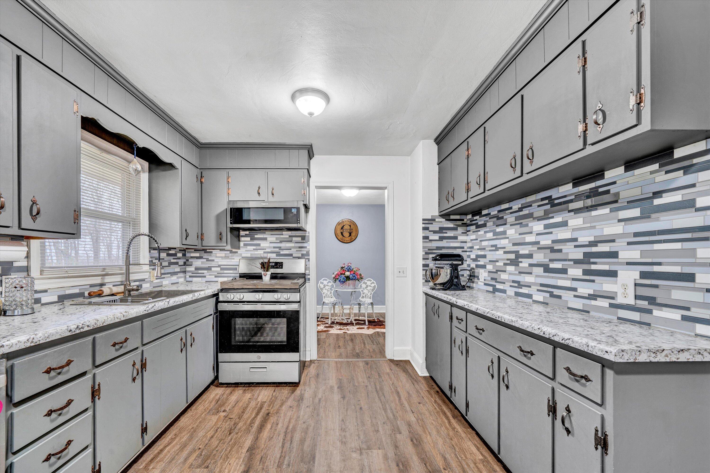 10429 Henry RD