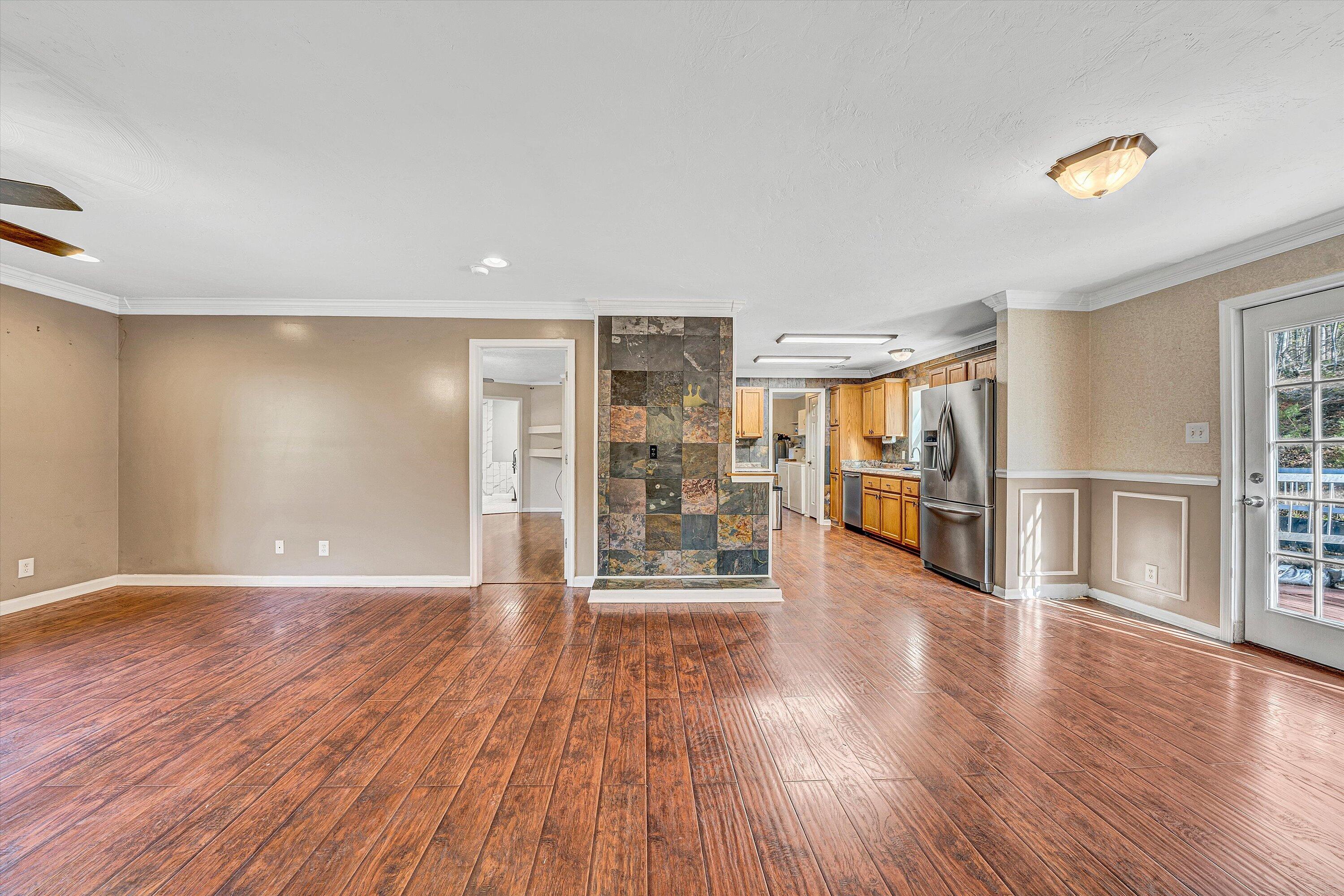 3136 White House RD