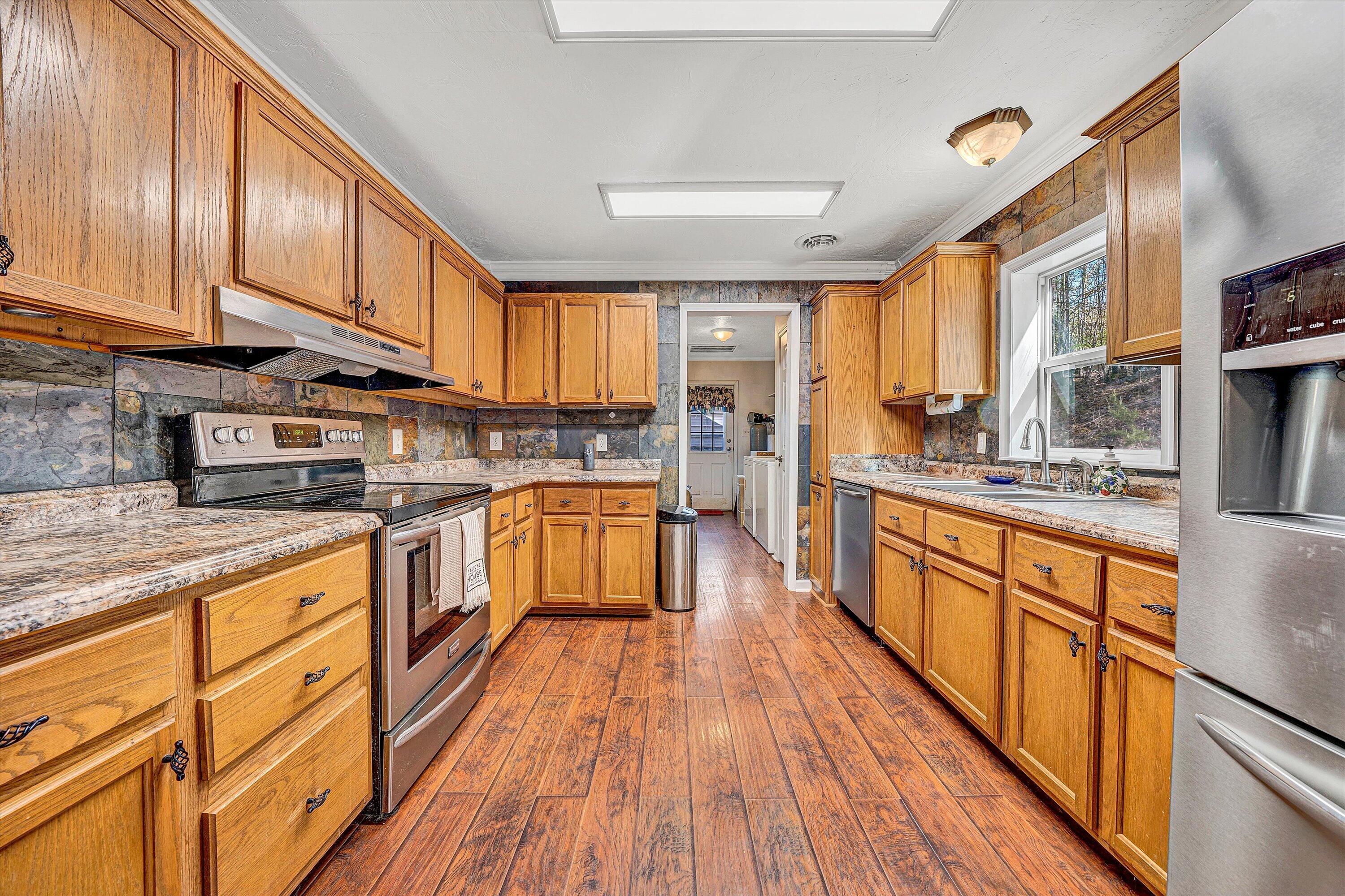 3136 White House RD