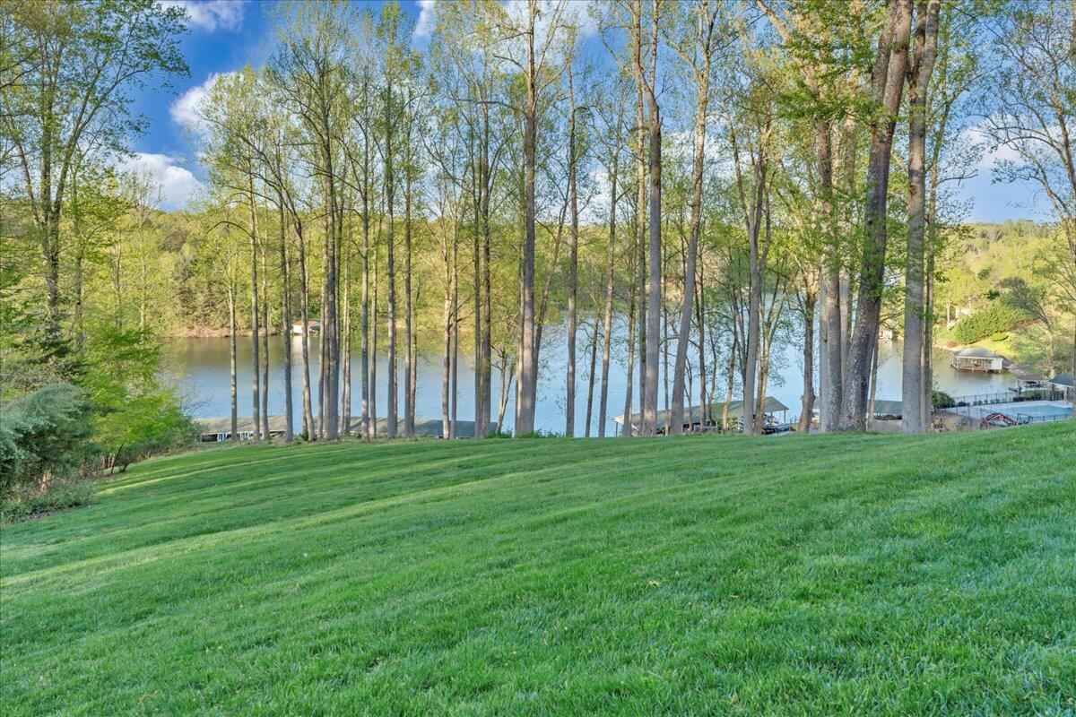 231 Mountain Cove DR Unit: 5