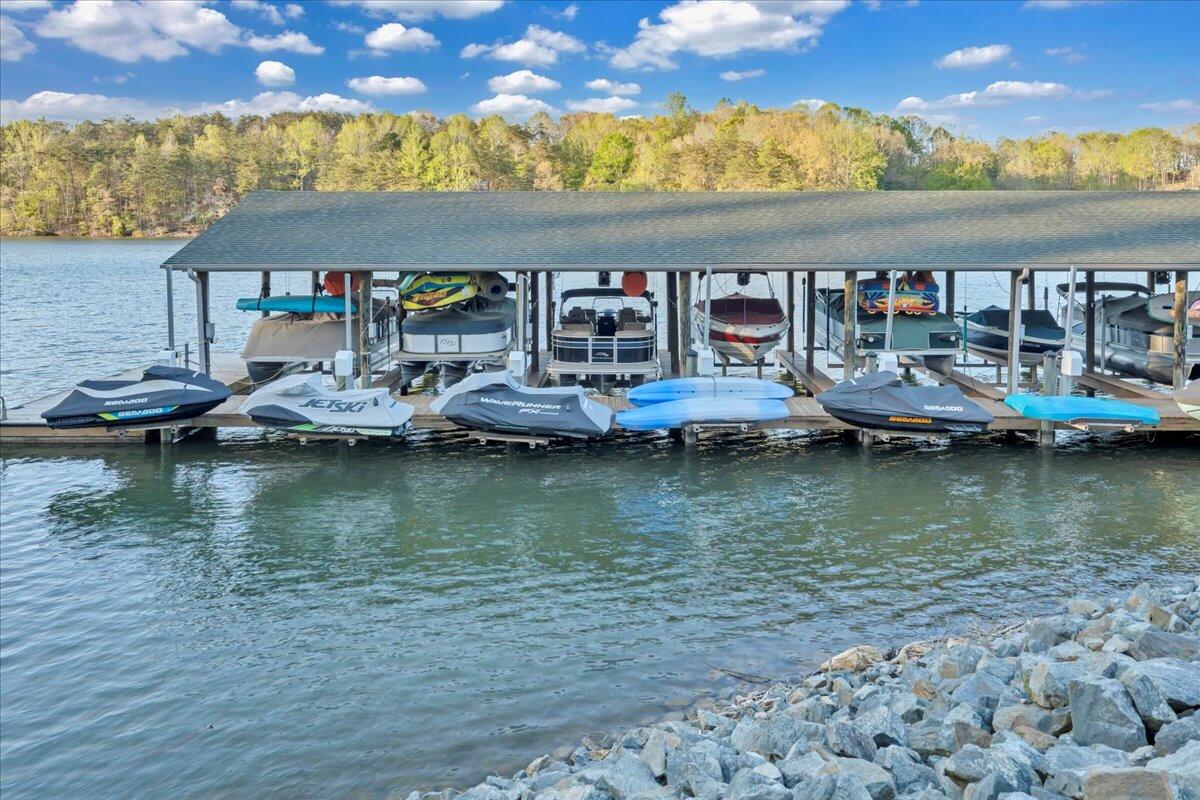 231 Mountain Cove DR Unit: 5
