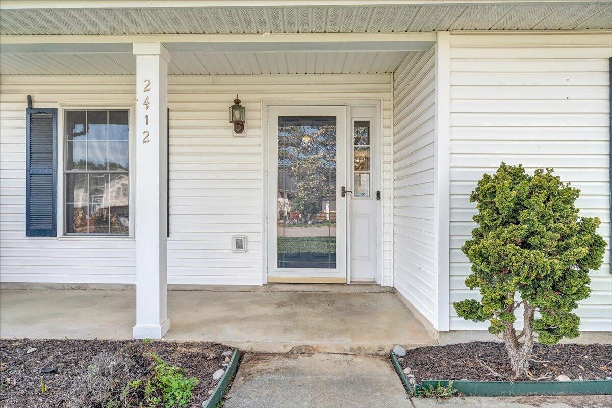 2412 Bloomfield AVE