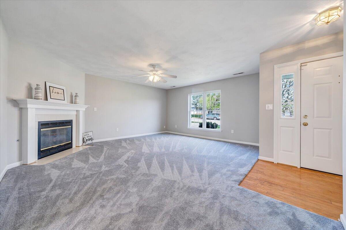 2412 Bloomfield AVE