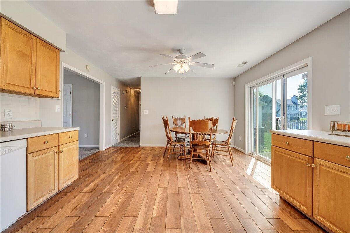 2412 Bloomfield AVE