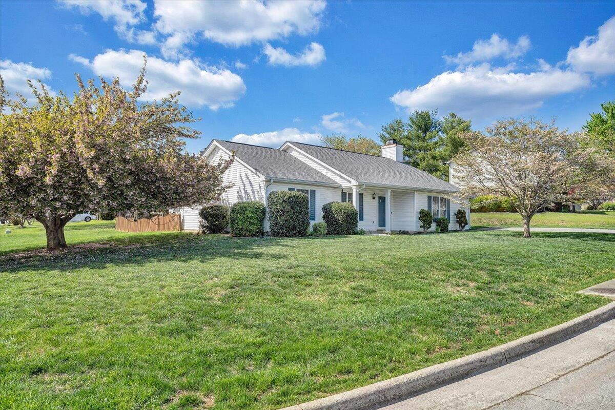 2412 Bloomfield AVE