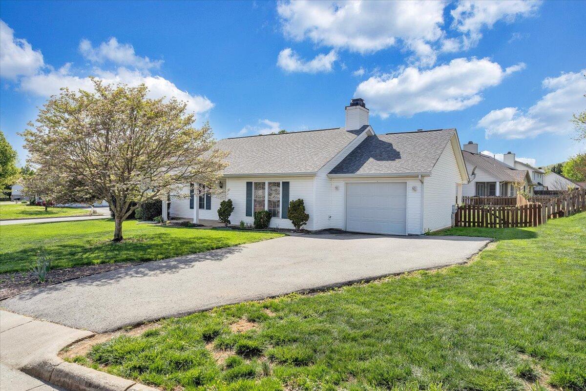 2412 Bloomfield AVE