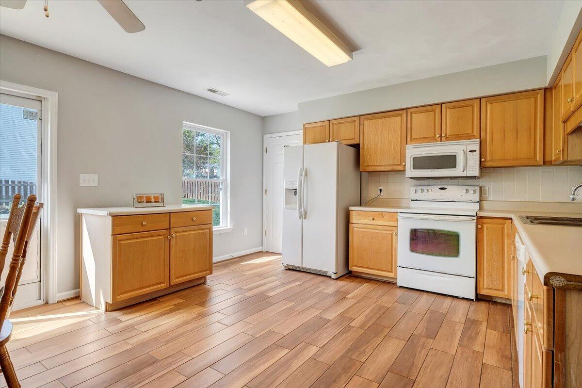 2412 Bloomfield AVE