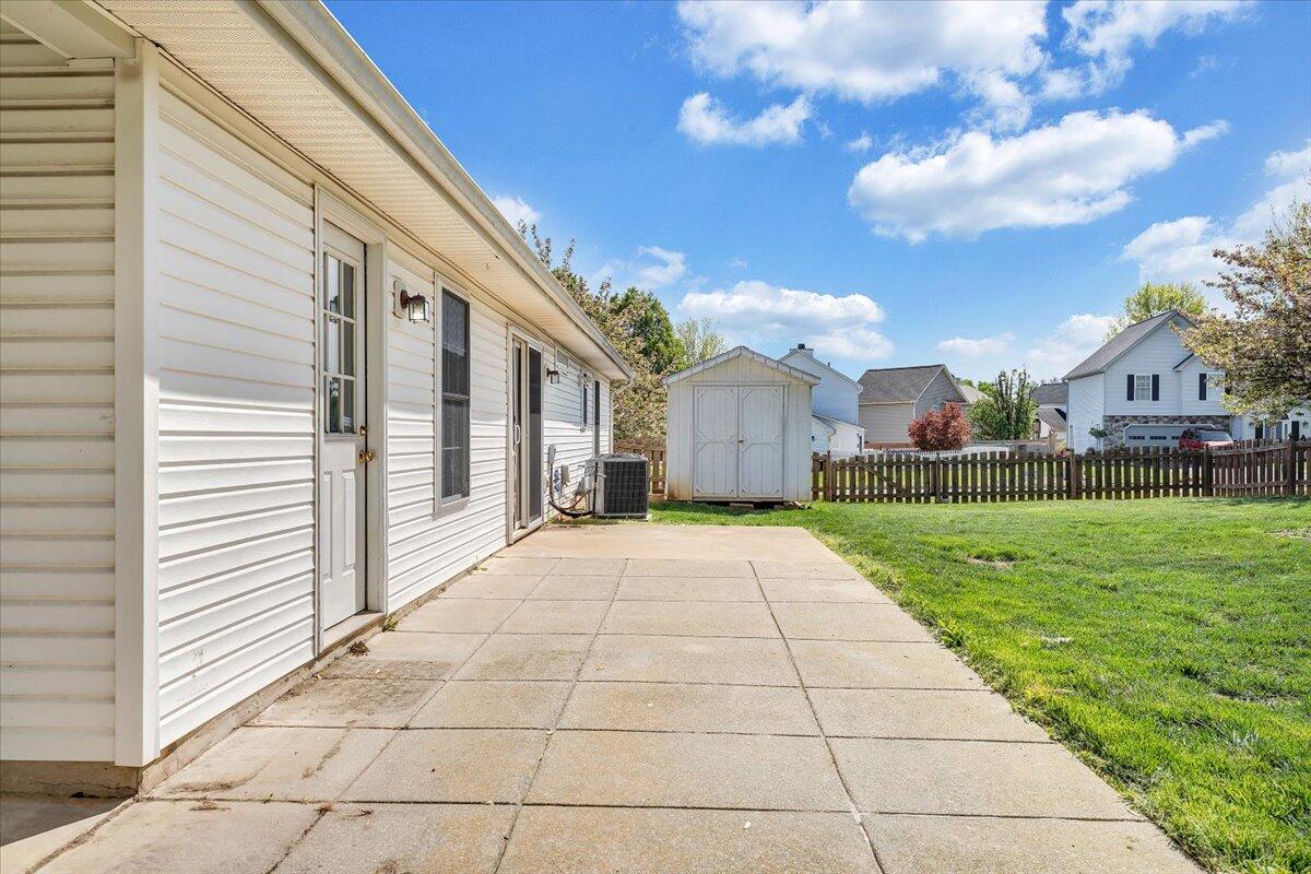 2412 Bloomfield AVE