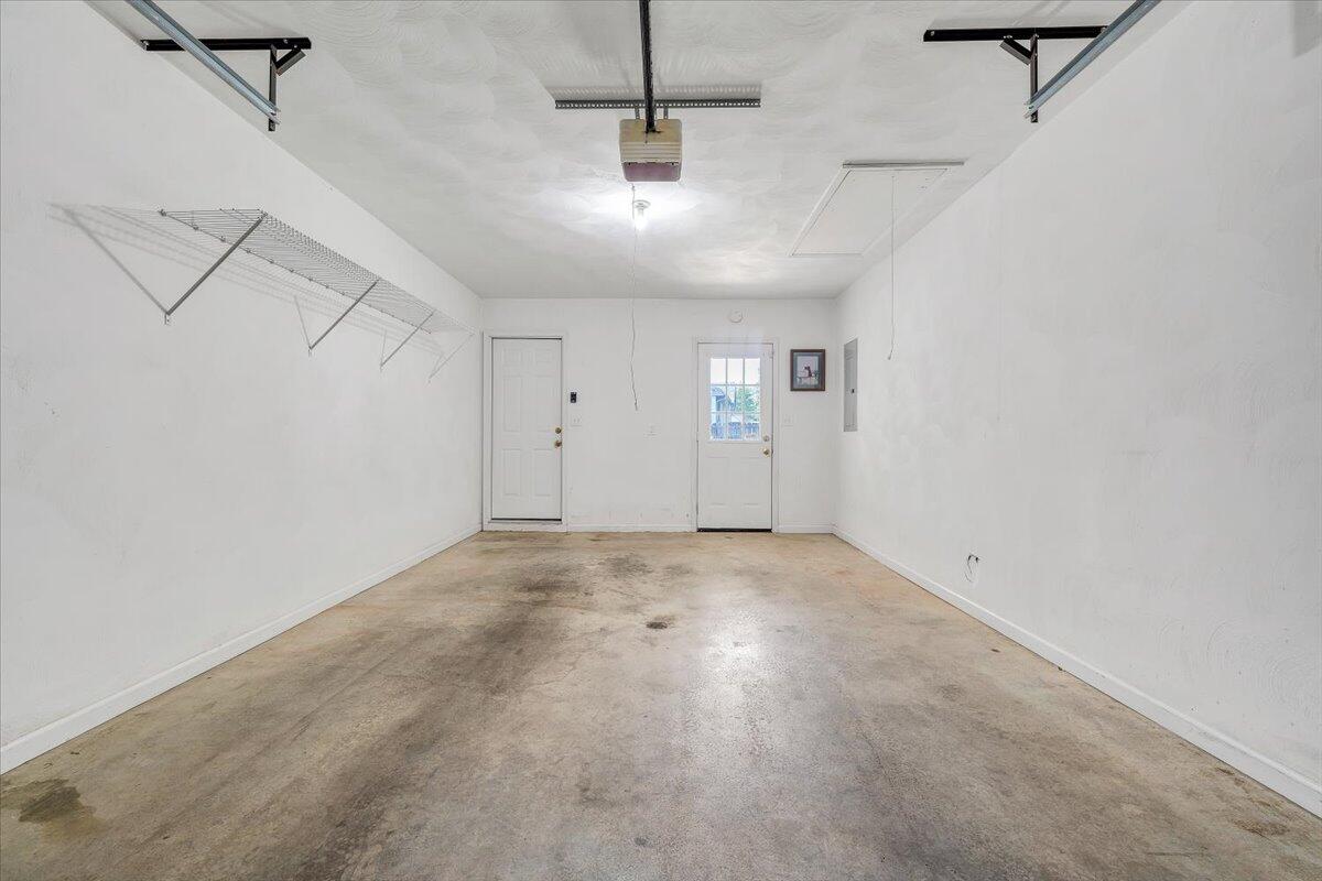 2412 Bloomfield AVE