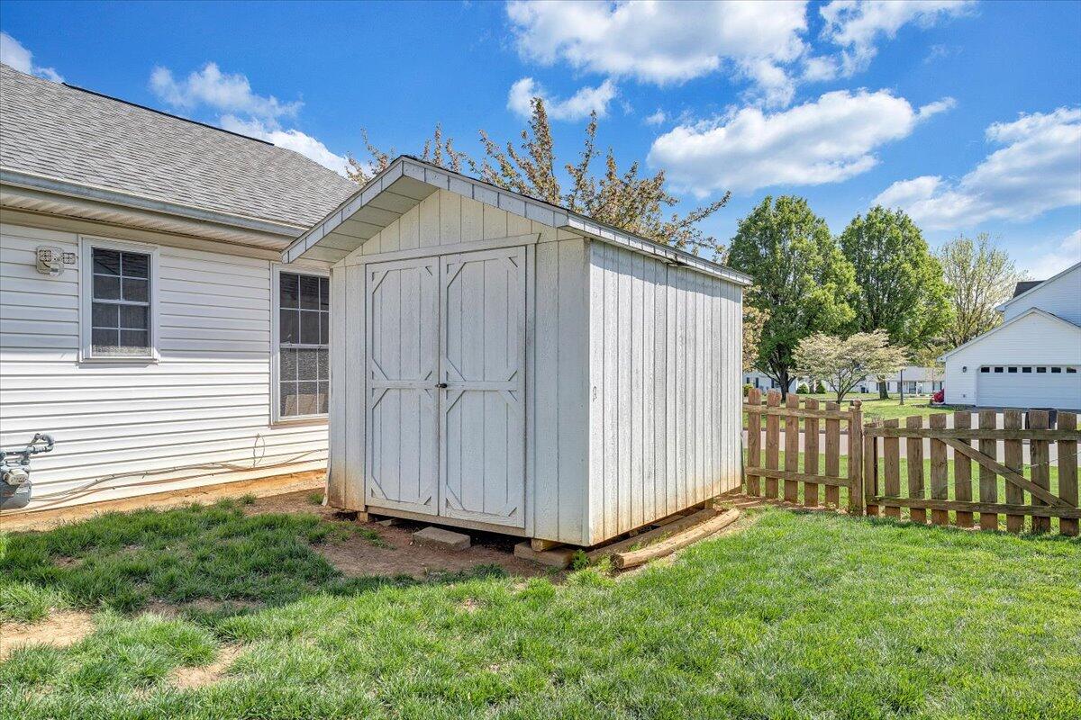 2412 Bloomfield AVE