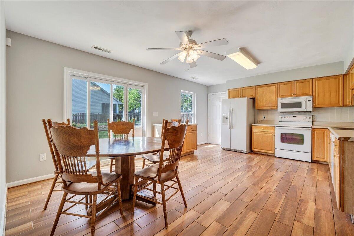 2412 Bloomfield AVE