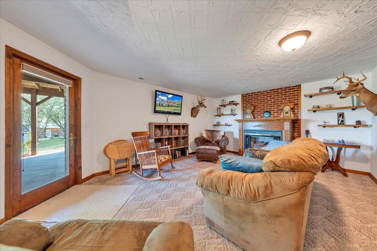 3924 Poplar Grove DR